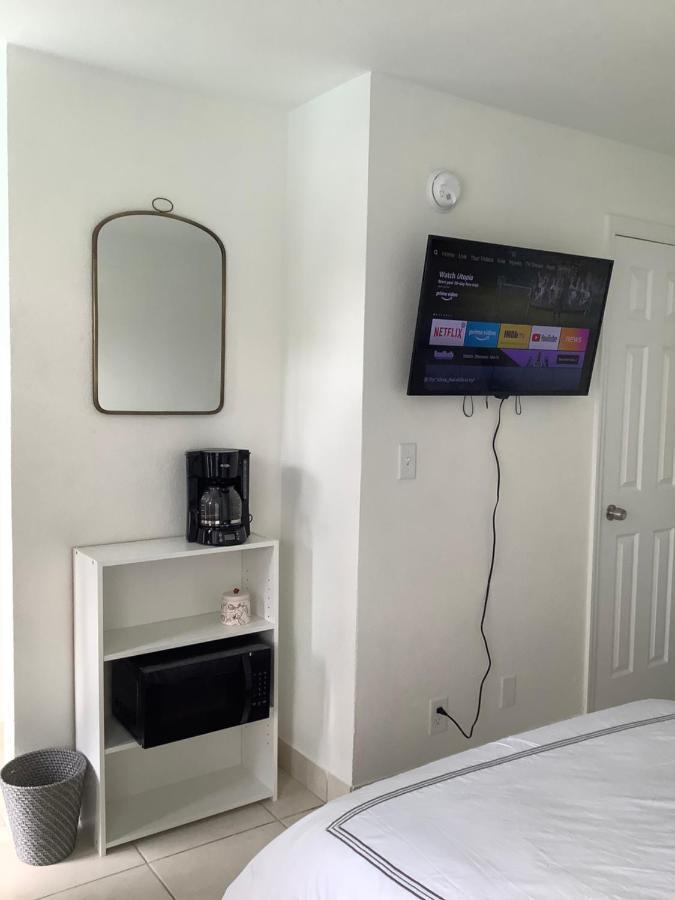 Hotel Motel Lauderdale Inn ฟอร์ต ลอเดอร์เดล ภายนอก รูปภาพ